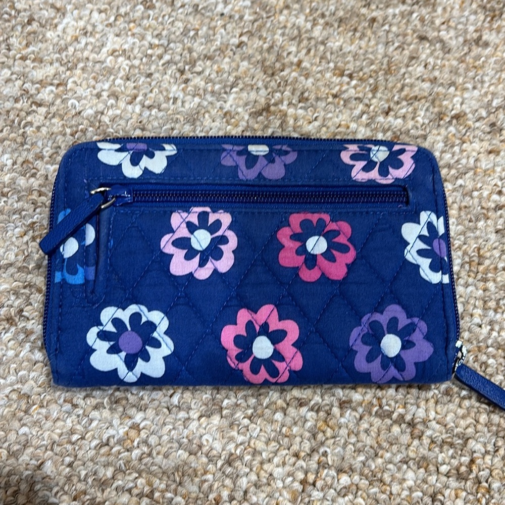 Vera Bradley Ellie Flowers multicolor Lg Crossbody w/ matching Turn Key Wallet - Picture 14 of 16